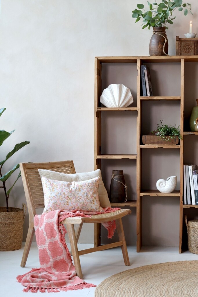 Chic Antique Loungesessel Rennes aus Rattan und Gummibaumholz online kaufen bei SKANDEKO (Ansicht 2)