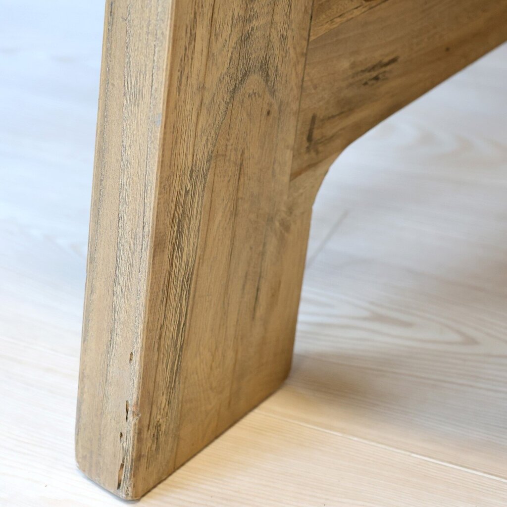 Runder Esstisch aus Recyclingholz