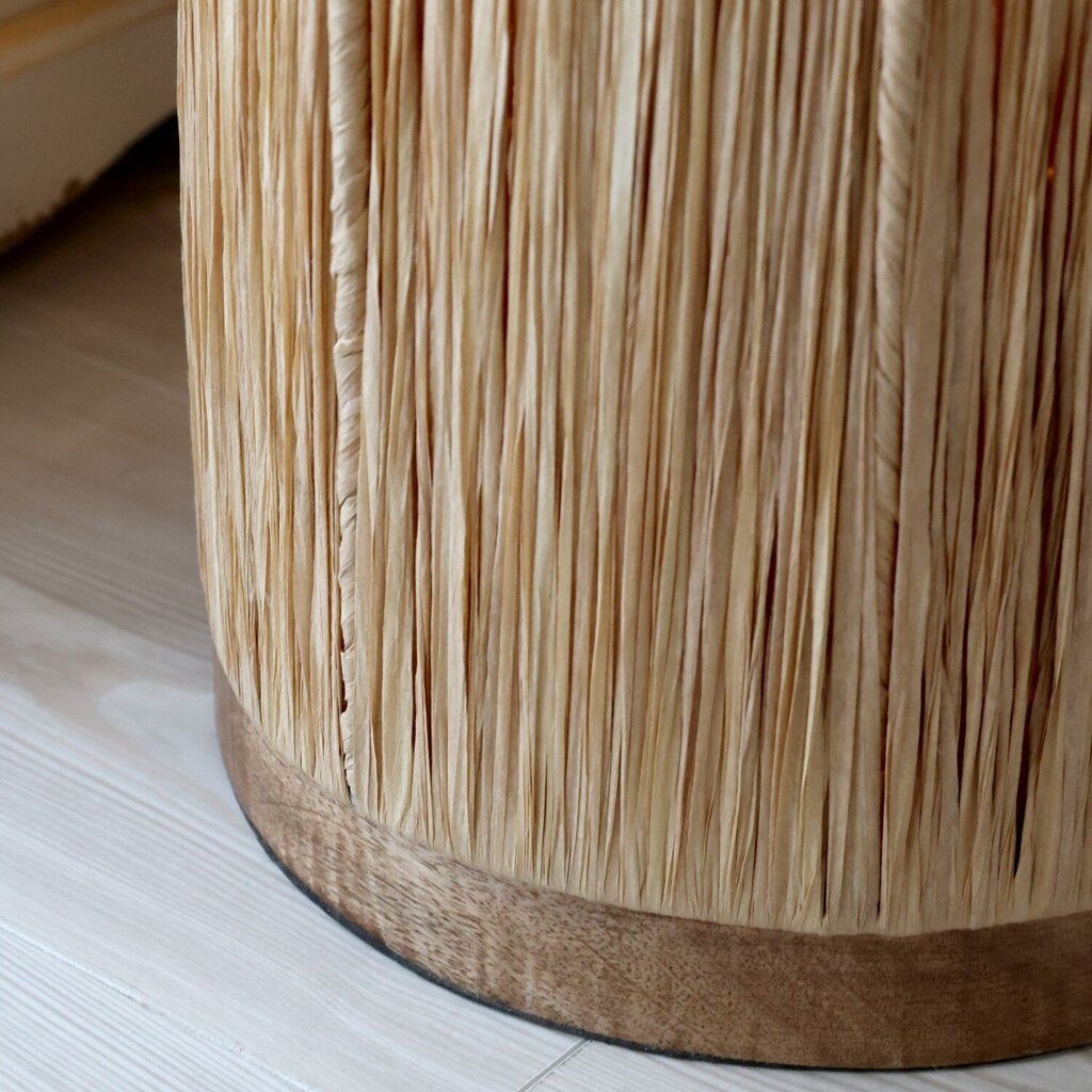 Stehlampe in natürlichem Geflecht