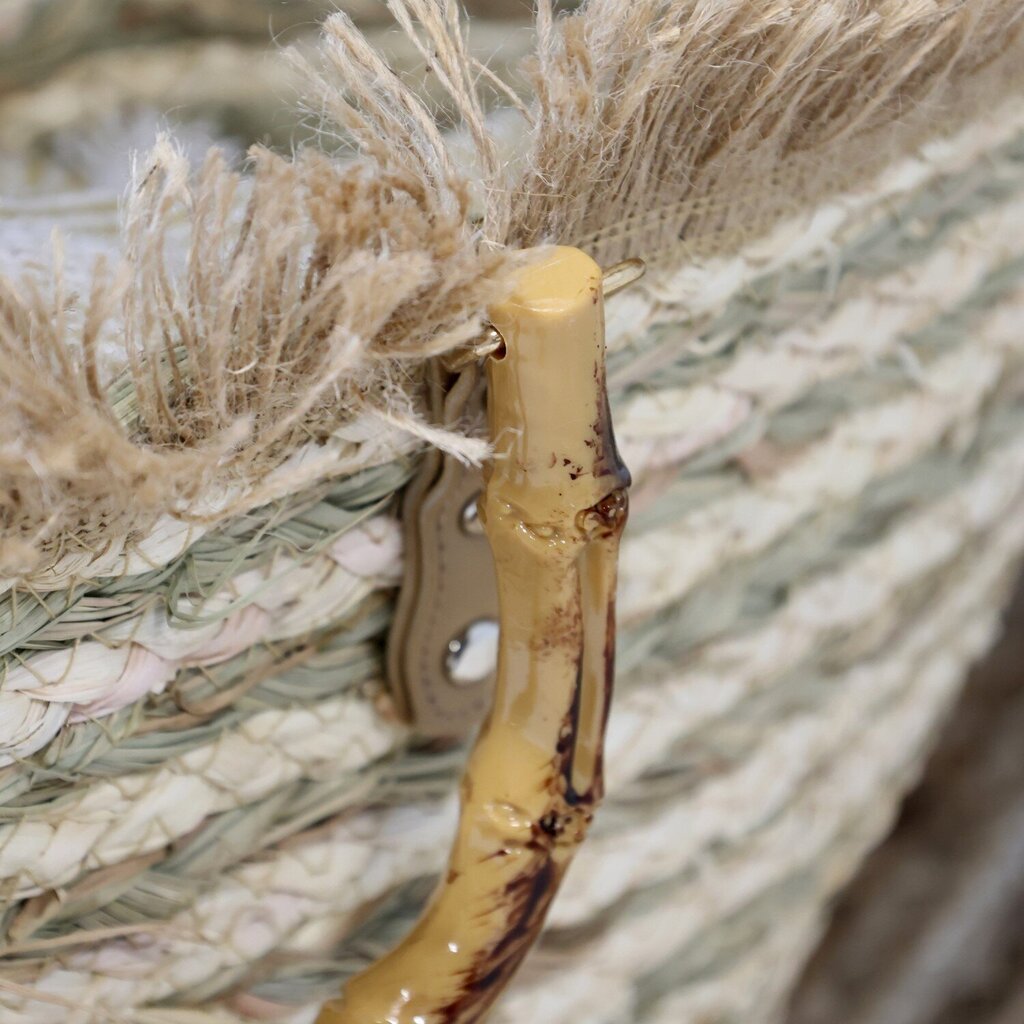 Strandtasche aus geflochtenem Material
