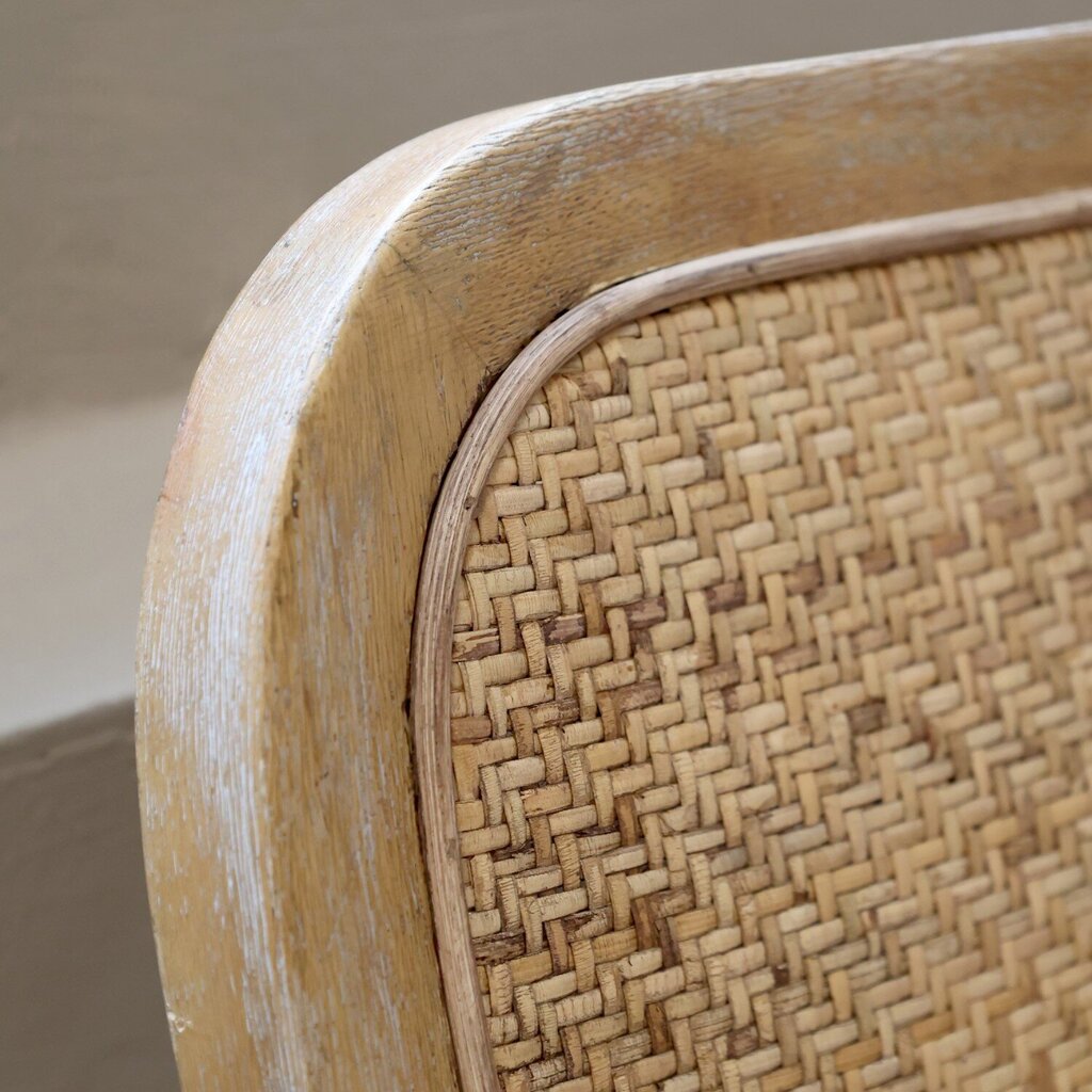 Stuhl mit Geflechtsitz