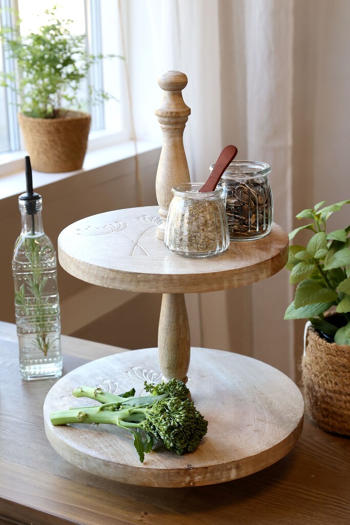 Chic Antique Tours Etagere mit Schnitzereien Preview Image