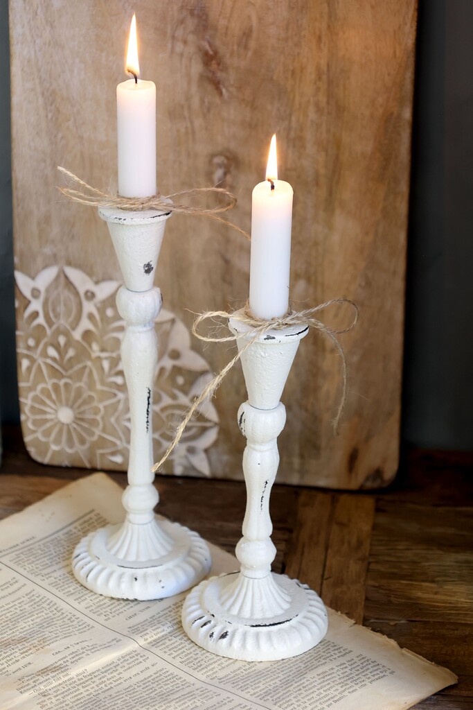 Chic Antique Vintage Kerzenständer aus Metall Preview Image