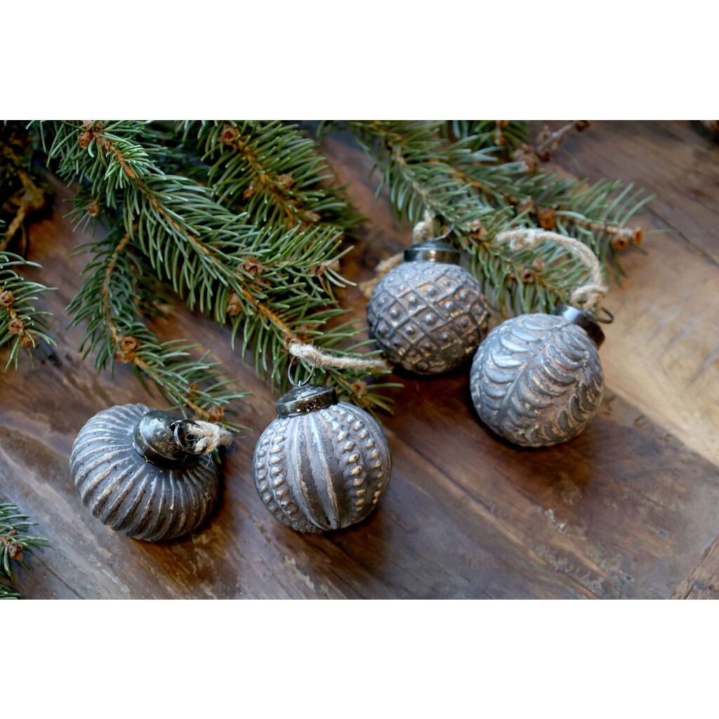 Weihnachtskugeln in einer Schachtel 12er Set