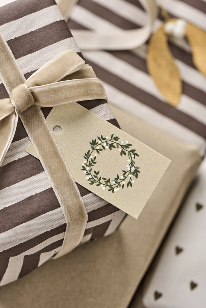 IB Laursen Geschenkpapier Papierrolle mit Streifen Textil-Look Preview Image