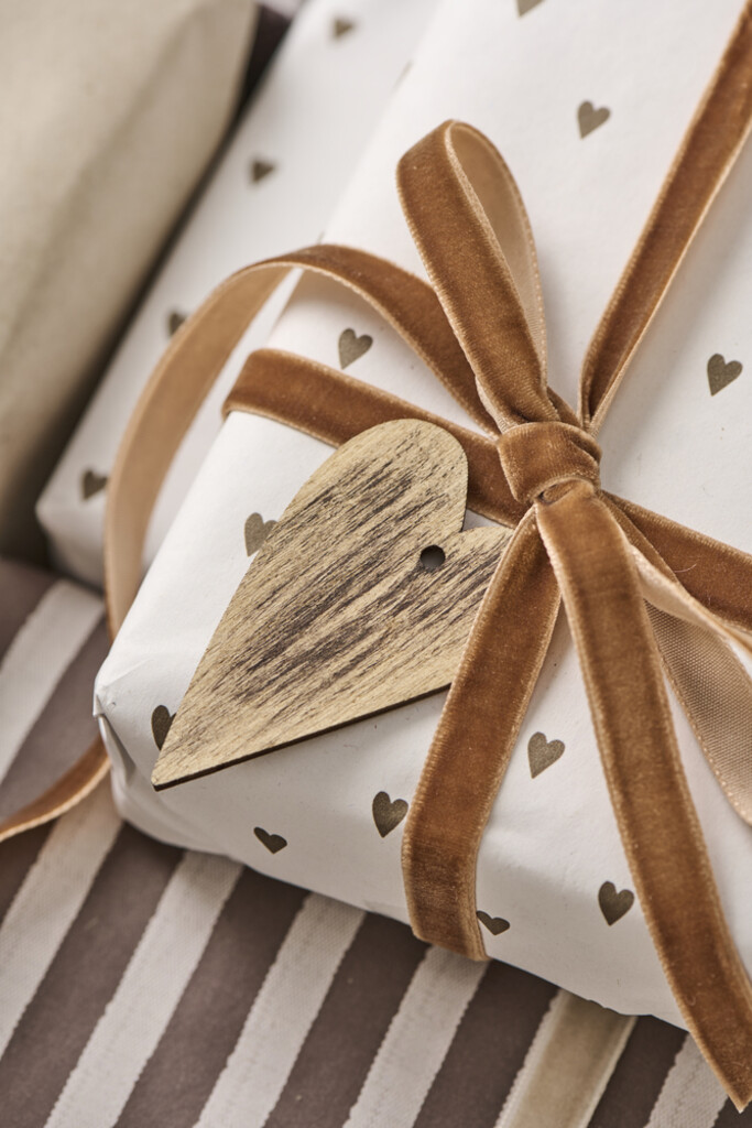IB Laursen Herzanhänger Geschenkanhänger aus Holz Preview Image