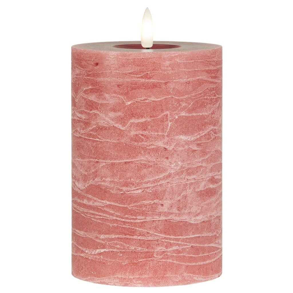 LED-Stumpenkerze mit warmer Flamme