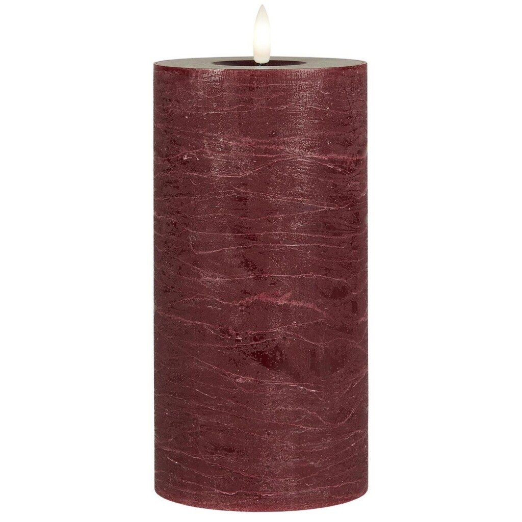 LED-Stumpenkerze mit warmer Flamme