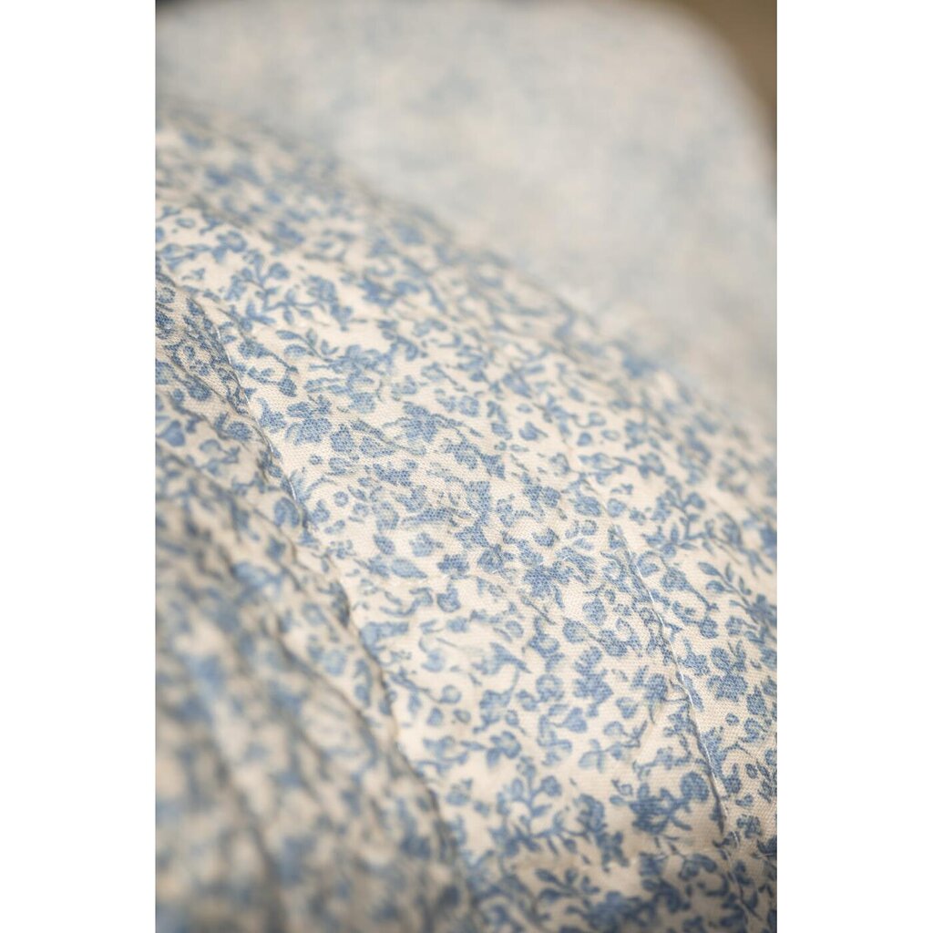 Quilt blau mit Blumenranken