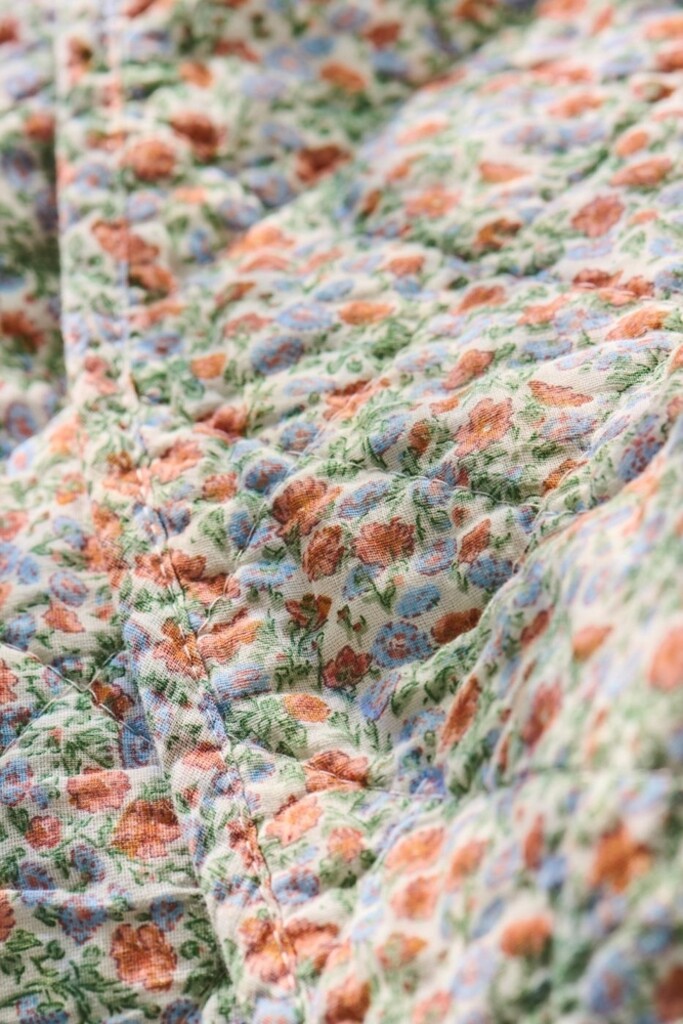 IB Laursen Quiltdecke Blumenpracht – Hellblau & Rostfarben