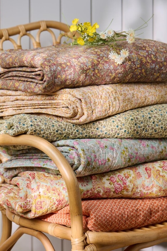 Quilt Blumenfelder in Bordeaux