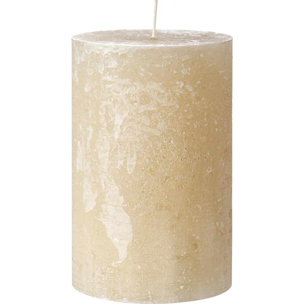 Rustikale Stumpenkerze mit Textur