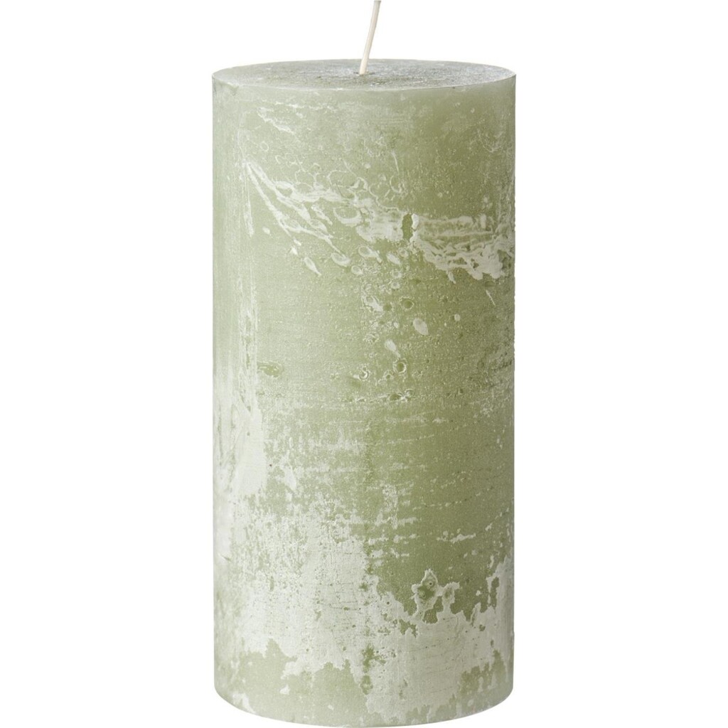 Rustikale Stumpenkerze mit Textur