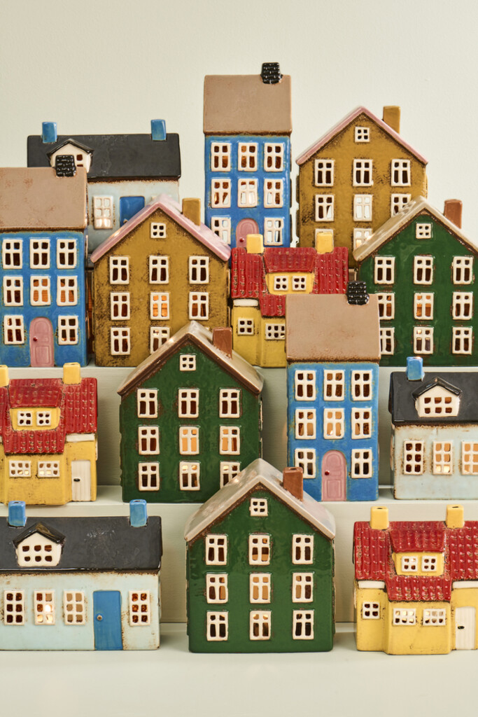 IB Laursen Teelicht Haus My Home Town gelb Preview Image