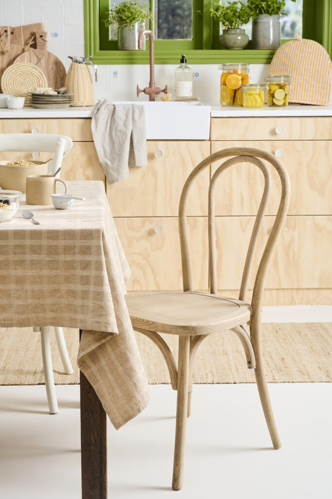 IB Laursen Wiener-Stuhl mit Holzsitz, stapelbar online kaufen bei SKANDEKO (Ansicht 2)