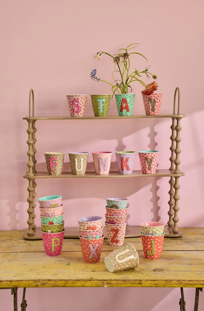 RICE Buchstaben-Becher mit Blumen Medium Preview Image