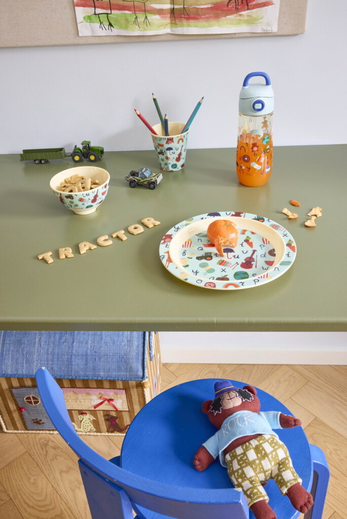 RICE Melamin Kinderteller - Bunter ABC Print online kaufen bei SKANDEKO (Ansicht 2)