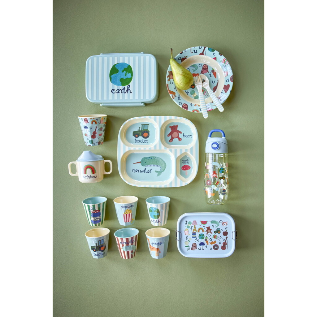 RICE Kinder Trinkflasche ABC-Print – Bunt, Robust & Skandinavisch für unterwegs online kaufen bei SKANDEKO (Ansicht 2)