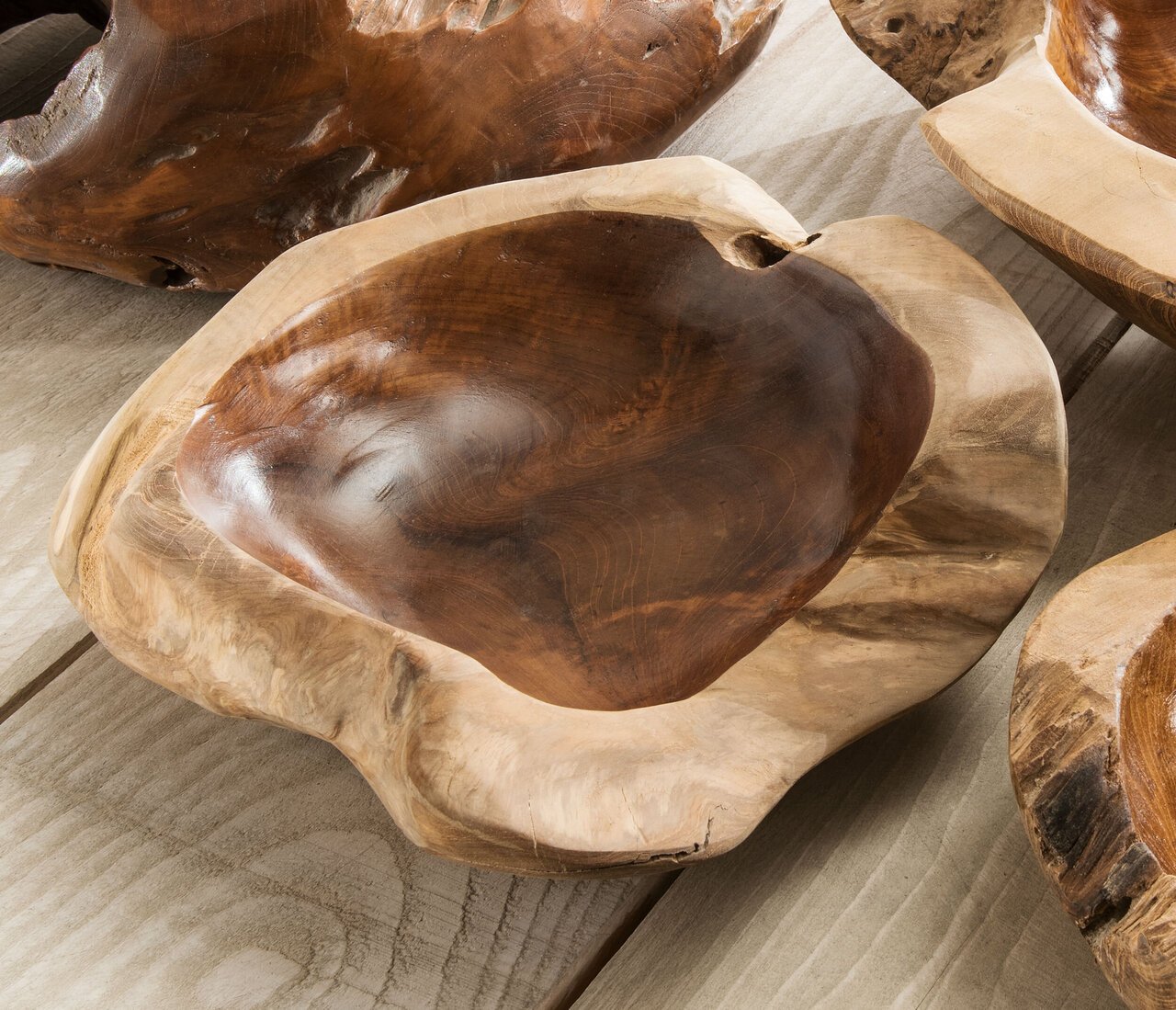 Naturgewachsene Teakschale