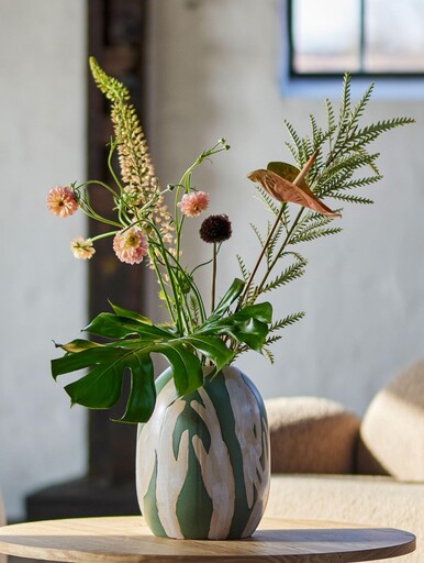 Impressionen zu Bloomingville Adalena Deko-Vase, Steingut, Bild 3