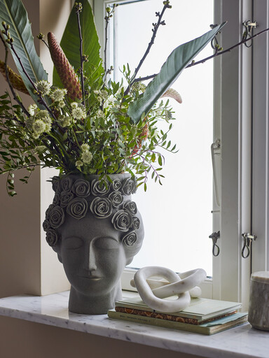 Impressionen zu Bloomingville Vase Akira Grau, Steingut, Bild 2