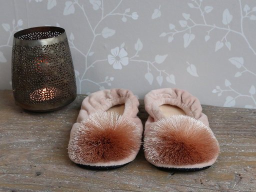 Impressionen zu Chic Antique Pantoffeln mit Pompon, Bild 2