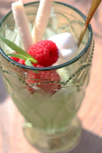 Impressionen zu Chic Antique Saint-Émilion hohes Glas mit Muster, Bild 3