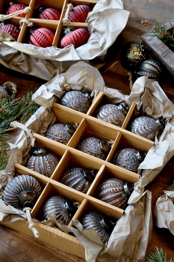 Impressionen zu Chic Antique Weihnachtskugeln in einer Schachtel 12er Set, Bild 3