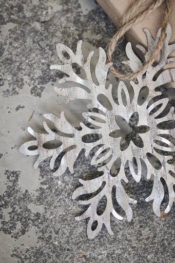 Impressionen zu House Doctor Ornament aus Metall Snow Flower, Bild 5