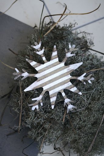 Impressionen zu House Doctor Ornament aus Metall Ice Crystal, Bild 4