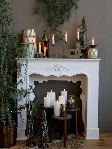 Hyggeliger weihnachtlicher Kamin-Look von Chic Antique