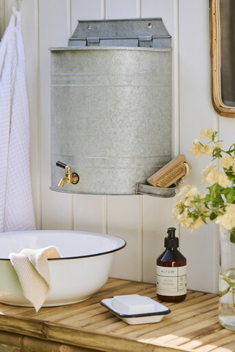 Impressionen zu IB Laursen Garten Wasserbehälter für die Wand mit Hahn und Seifenhalter, Bild 3