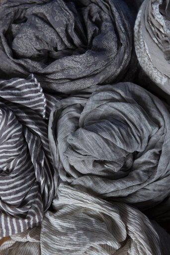 Impressionen zu IB Laursen Halstuch bordeaux mit Muster aus Baumwolle, Bild 7