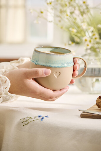 Impressionen zu IB Laursen Keramik Tasse mit Henkel Heart, runde Form, Bild 1