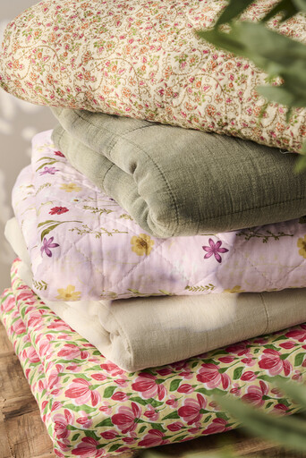 Impressionen zu IB Laursen Quilt rosa mit Gartenblumen, Bild 1