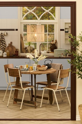 Impressionen zu IB Laursen Stuhl aus Holz und Metall, Bild 2