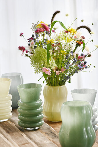 Impressionen zu IB Laursen Vase mit Rillen Veneto durchgefärbtes Glas, Bild 3