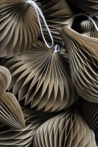 Impressionen zu IB Laursen Weihnachtskugel aus gefaltetem Papier mit Magnetverschluss, Bild 7