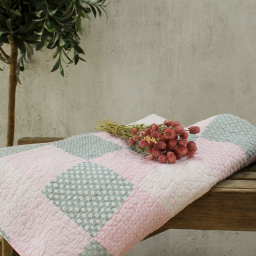 Impressionen zu Krasilnikoff Quilt Decke Pink Patchwork, Bild 1