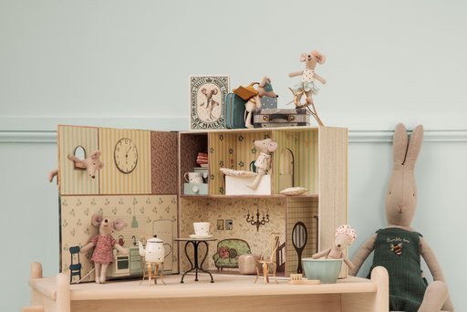 Impressionen zu Maileg Little Brother Maus Superhero im Koffer, Bild 1