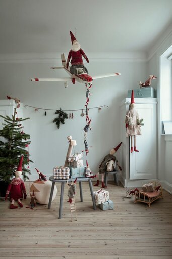 Impressionen zu Maileg Mega Weihnachtswichtel Mädchen Nr. 2, Bild 1